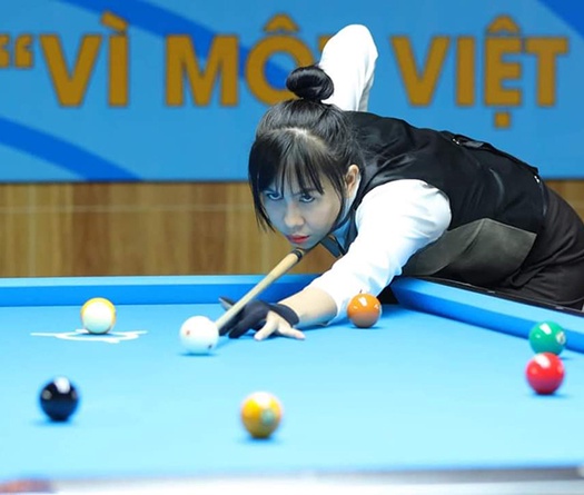 Mỹ nhân Nguyễn Bích Trâm xin rút khỏi billiards TPHCM