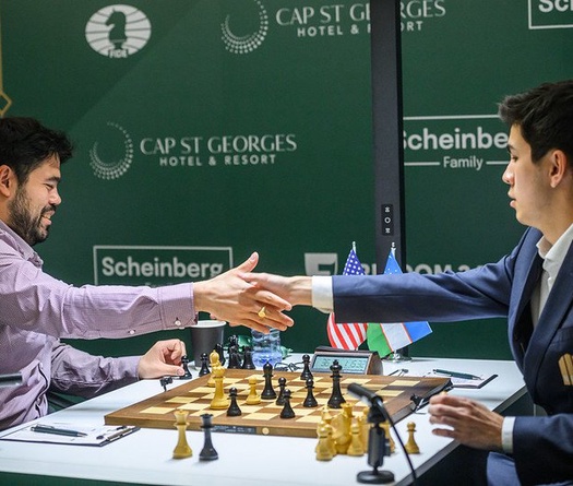 Cờ vua FIDE Candidates: Javokhir Sindarov gây sốc trước Hikaru Nakamura và bài học đắt giá về quản trị đội ngũ trợ lý