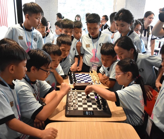 Giải cờ vua Trí tuệ và Yêu thương 2026 khép lại với những ván cờ gieo mầm niềm tin cho trẻ em yếu thế