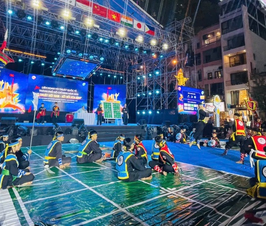 Điểm nhấn văn hóa tại IMAF 2025: Cờ Người Võ Thuật của Võ Lâm Tân Khánh Bà Trà 