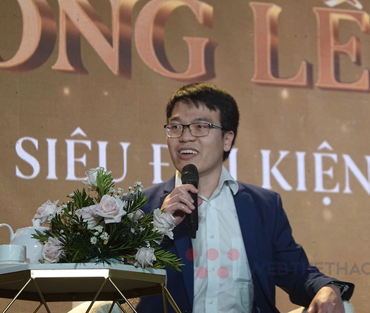 Siêu đại kiện tướng Lê Quang Liêm giao lưu trước giải cờ vua KPNest 2024 tranh cúp mạ vàng KPNest