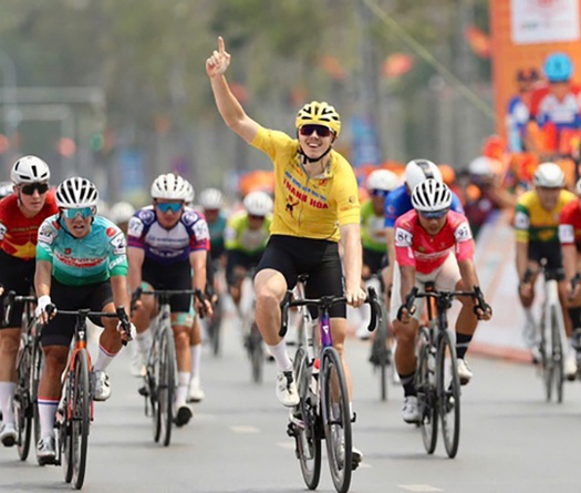 Chặng 5 cuộc đua xe đạp Cúp Truyền hình TPHCM: Dzianis Marchuk khẳng định sức mạnh ngoại binh bằng nước rút tại Nghệ An