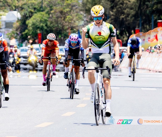 Ivan Blokhin lần đầu về nhất tại chặng 19 Cuộc đua xe đạp tranh Cúp Truyền hình TP.HCM 2025