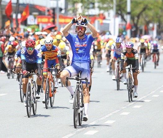 Kergozou lần thứ 9 về nhất tại chặng 22 Cuộc đua xe đạp tranh Cúp Truyền hình TP.HCM 2025