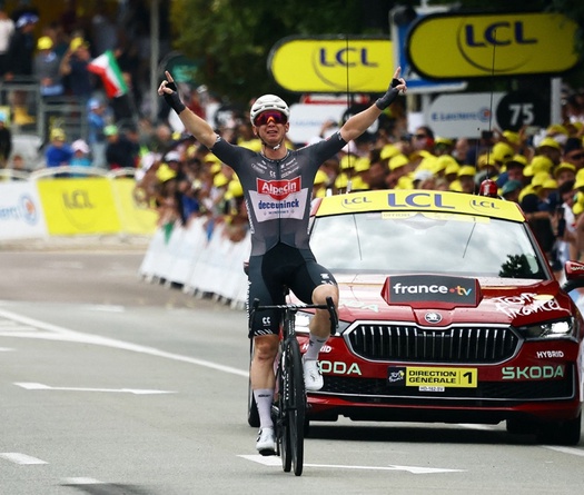 Groves thắng chặng thứ 20 của cuộc đua xe đạp Tour de France 2025 khi Pogacar duy trì vị trí dẫn đầu