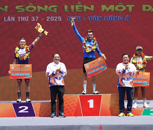 Nick Kergozou lập kỷ lục thắng chặng ngay ngày cuối Cuộc đua xe đạp tranh Cúp Truyền hình TP.HCM 2025