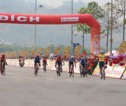Chỉ còn 29 tay đua xe đạp tranh các danh hiệu chung cuộc ở Cúp Truyền hình TPHCM 2024