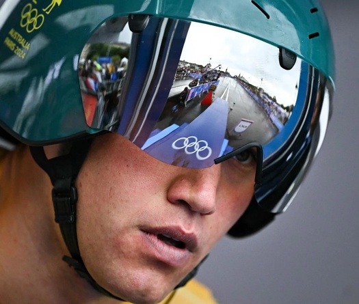 Tay đua xe đạp Úc nhập viện do tai nạn kinh hoàng trên đường trơn trượt ở Olympic Paris 2024