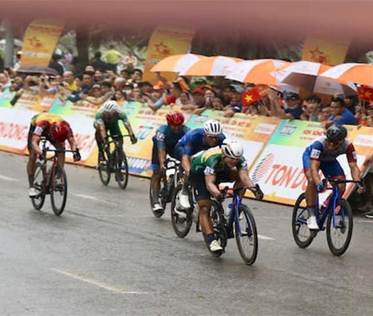 Trần Tuấn Kiệt phá màn độc diễn của các tay đua xe đạp ngoại ở Cúp Truyền hình TPHCM 2024