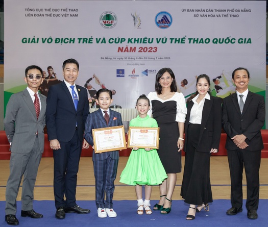 Con trai Khánh Thi được khen thưởng tại Giải vô địch trẻ và Cúp Khiêu vũ quốc gia
