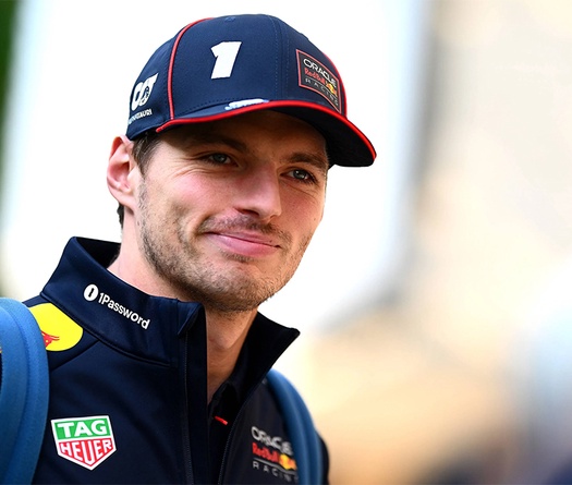 Max Verstappen sẽ sử dụng số áo 3 cũ của Daniel Ricciardo mùa giải F1 tới