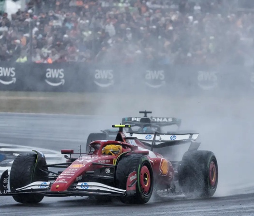 Chủ xe F1 Ferrari tiết lộ vấn đề lớn của Lewis Hamilton: 'Chúng tôi hoàn toàn mù tịt'
