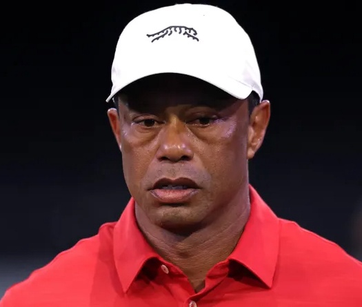 Golfer Tiger Woods rời Mỹ để điều trị chuyên sâu: Sự sụp đổ của một biểu tượng và bài học quản trị rủi ro