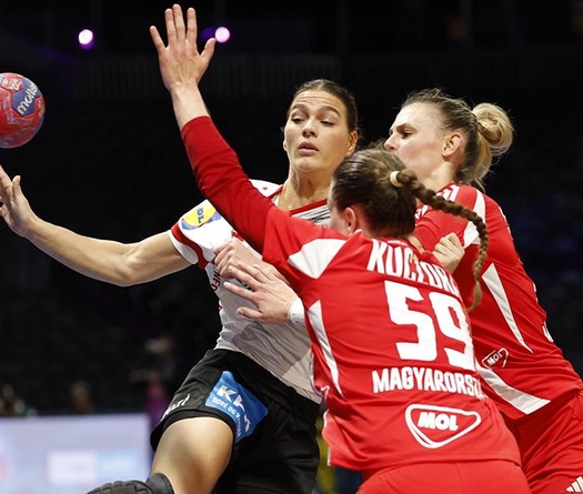 Đan Mạch ngược dòng ngoạn mục giành chiến thắng nhọc nhằn trước Hungary trong trận đấu bóng ném đầy kịch tính