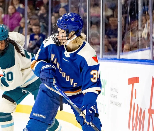 Ban tổ chức Thế vận hội Mùa đông bảo vệ các sân khúc côn cầu trên băng bị chỉ trích gay gắt về điều kiện thi đấu