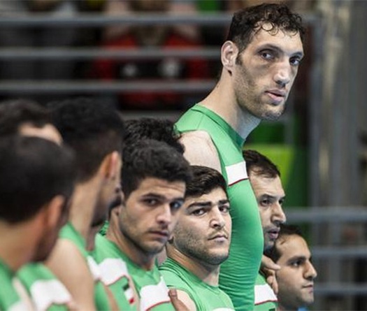 Người đàn ông cao thứ 2 thế giới không còn phải ngủ trên sàn nhà ở làng Paralympic Paris 2024