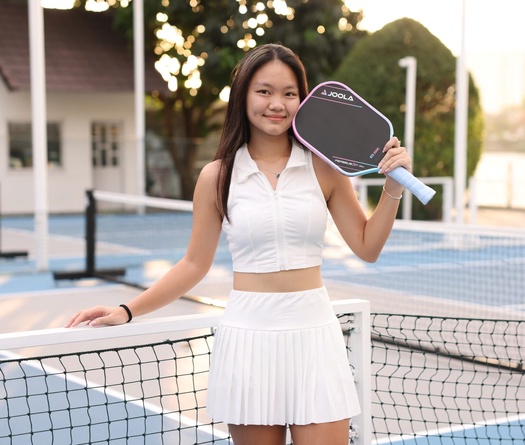 Tay vợt 17 tuổi Jolie Lam tạo ấn tượng từ quần vợt sang pickleball