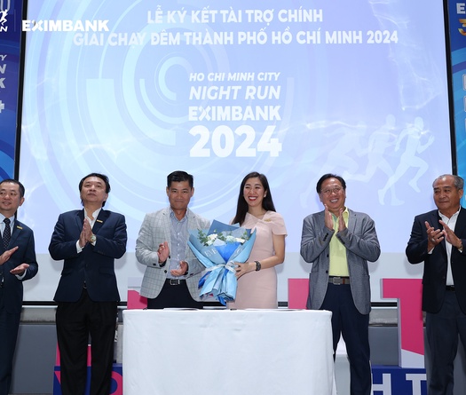 Ho Chi Minh City Night Run Eximbank 2024 - giải chạy đêm TPHCM lần thứ 3 đem đến lễ hội đầy sắc màu
