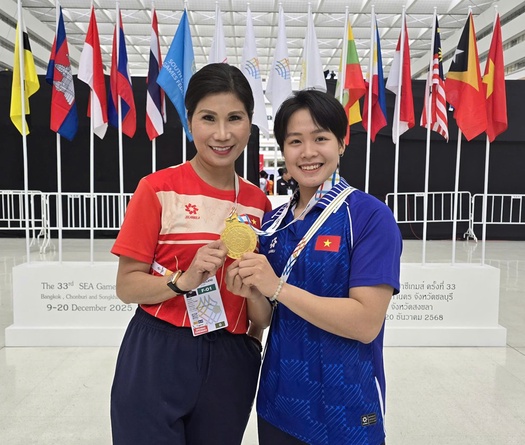 Xạ thủ bắn súng Trịnh Thu Vinh và võ sĩ karate Phạm Ngọc Trâm vào biên chế ngành Công an sau SEA Games 33