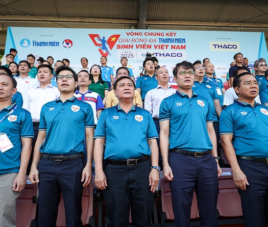 HLV Kim Sang-sik cùng Huỳnh Như dự lễ khai mạc VCK giải bóng đá Thanh Niên sinh viên Việt Nam lần III - 2025 Cúp THACO