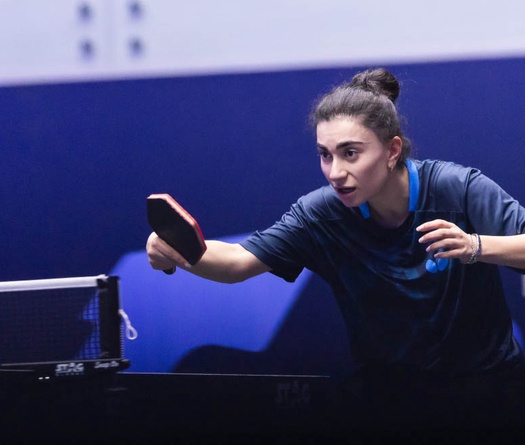 Elizabet Abraamian thoát hiểm thần kỳ, Sutirtha Mukherjee gây sốc tại giải bóng bàn WTT Star Contender Muscat 2025