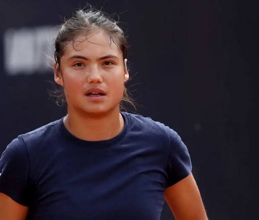 Hot girl quần vợt Emma Raducanu và bài toán "nghỉ thi đấu chiến lược": Khi sức khỏe là rào cản lớn nhất của thương hiệu