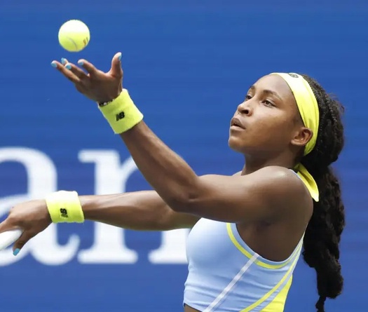 "Thần đồng" quần vợt Mỹ Coco Gauff lại thất vọng về cú giao bóng tại Montreal