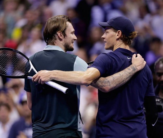 Jannik Sinner tiết lộ những gì Alexander Bublik đã nói với anh sau trận thua tan nát tại giải quần vợt US Open 2025