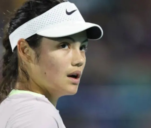 Emma Raducanu bị chỉ trích do tung ra quan điểm trái chiều về lịch trình thi đấu quần vợt