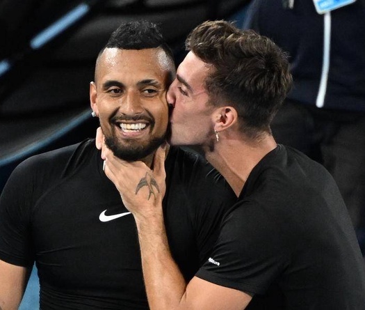Kyrgios và Kokkinakis thắng tại giải quần vợt Brisbane trong màn trở lại đầy xúc động sau chấn thương dài hạn