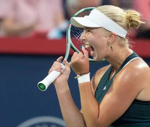 Quần vợt Abu Dhabi Open: "Thần đồng" Na Uy Clara Tauson thắng áp đảo, chờ màn phục thù McCartney Kessler