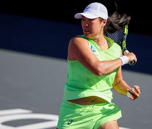 Ngôi sao quần vợt SEA Games Janice Tjen tại Indian Wells 2026: Chiến lược "đa nhiệm" và bài toán kinh tế