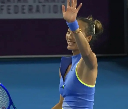 Zheng Qinwen tái xuất tại Doha: Khi nhà vô địch quần vợt Olympic vượt qua "ác mộng" chấn thương để khẳng định giá trị