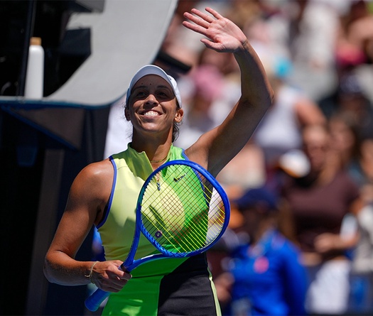 Madison Keys vượt qua khó khăn ở set thứ 2 do đối thủ tham khảo sách để tiến vào vòng 3 giải quần vợt Úc mở rộng