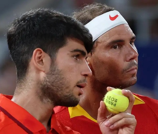 Huyền thoại quần vợt Rafael Nadal lên tiếng về tin đồn dẫn dắt Carlos Alcaraz sau cú sốc "trảm tướng"