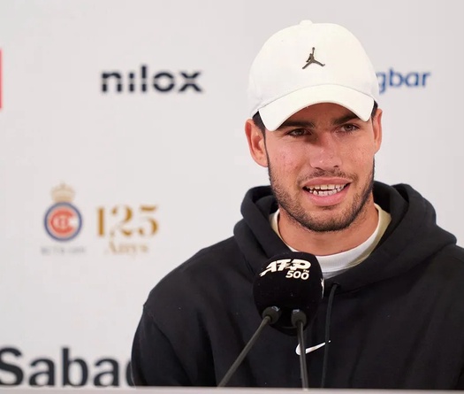 Carlos Alcaraz xuất hiện với nỗi lo lớn về sức khỏe tại giải quần vợt US Open 2025