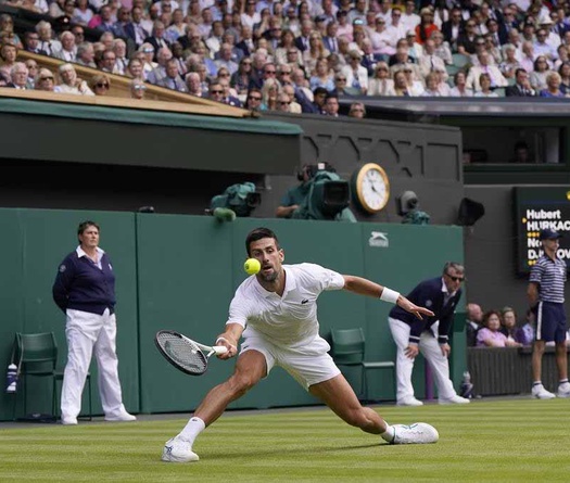 Novak Djokovic ám chỉ gì với con số 23 trên đôi giày tennis ở Wimbledon?