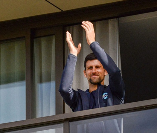 Djokovic thắng kiện, nhưng còn nguy cơ bị trục xuất: Lãnh đạo Úc đừng không biết điểm dừng