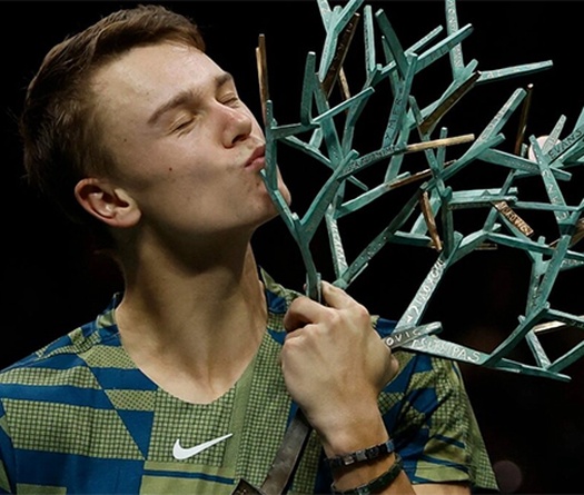 Kết quả tennis Paris Masters 7/11: "Thần đồng" Đan Mạch 19 tuổi vô địch khi thắng Djokovic