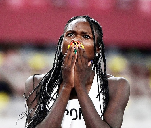 Cô gái giữ kỷ lục thế giới trẻ chạy 200m và nghịch lý dòng máu nam giới trong cơ thể nữ nhi