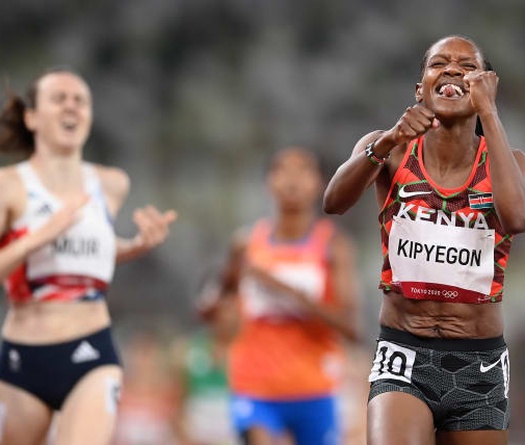 “Nữ hoàng Kenya” phá kỷ lục Olympic 1500m, kỷ lục gia Hà Lan bị vượt mặt