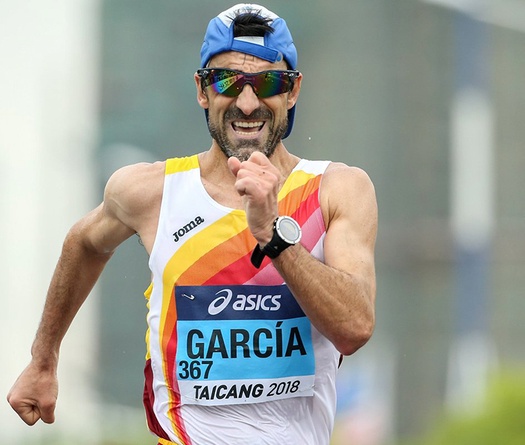 VĐV điền kinh đầu tiên trong lịch sử dự 8 kỳ Olympic