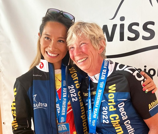 Bệnh nhân ung thư 60 tuổi lập kỷ lục thế giới hoàn thành Deca Triathlon cùng “siêu nhân” Thanh Vũ