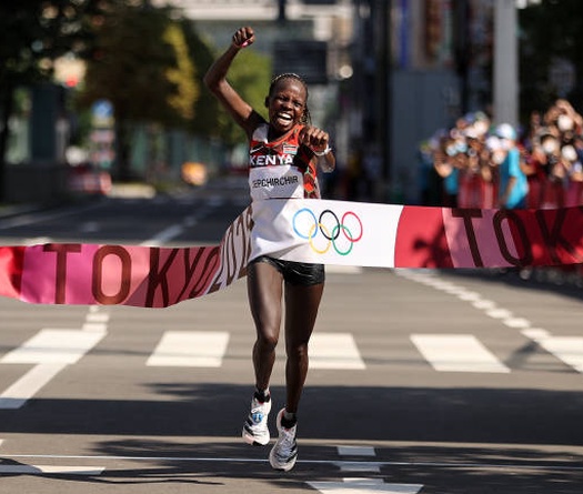 Peres Jepchirchir giúp Kenya nối dài chuỗi thống trị marathon nữ Olympic