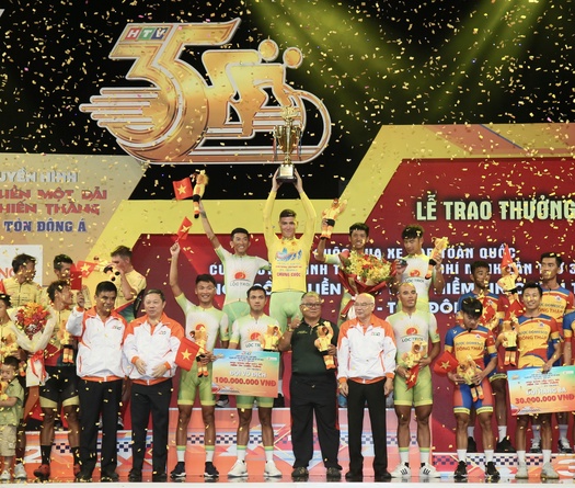 Cua-rơ Tây Ban Nha nhất chặng cuối, Petr Rikunov đoạt Áo vàng chung cuộc giải xe đạp HTV Cup 2023