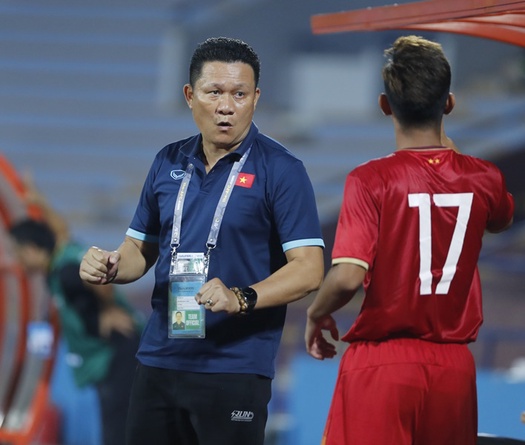 HLV Nguyễn Quốc Tuấn chia sẻ bí quyết giúp U17 Việt Nam vượt mặt Thái Lan