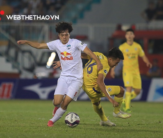 Trước vòng 12 V.League 2021: HAGL chạm tay vào chức "vô địch"?