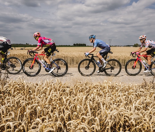 Nhà vô địch giải đua xe đạp Tour de France 2022 bỏ túi bao nhiêu tiền thưởng?