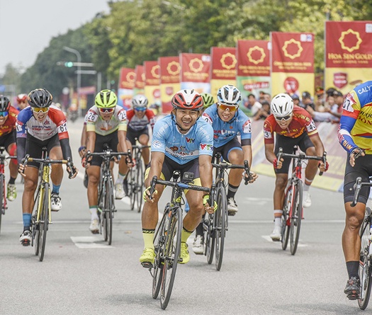 Cua-rơ Trần Tuấn Kiệt nhất chặng 4 Thanh Hóa đi TP Vinh