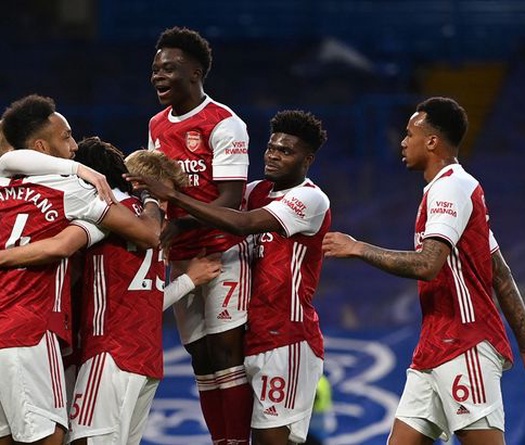 Arsenal xếp trên MU ở lượt về Ngoại hạng Anh